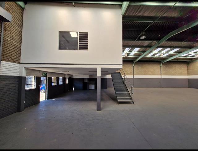 504M² WAREHOUSE TO LET IN WADEVILLE